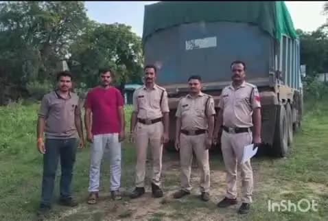 माडा: माडा थाना पुलिस ने अवैध रेत परिवहन करते एक हाइवा वाहन को पकड़ा, कार्रवाई की