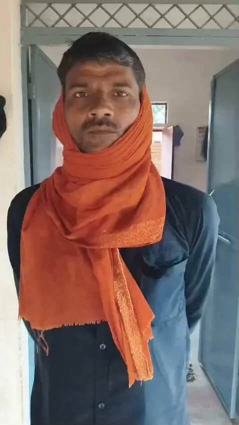 ग्राम दुर्गानगर तहसील बल्देवगढ़ के रहने वाले किसान श्री राजाराम लोधी #प्रधानमंत्री_किसान_सम्मान_निधि योजना से मिलने वाली आर्थिक सहायता के कारण समय पर खेती के काम निपटा पा रहे हैं। श्री राजाराम इस सहयोग के लिए माननीय प्रधानमंत्री जी का धन्यवाद व्यक्त करते हैं।
#SevaSankalpAbhiyan
#सेवा_संकल्प_अभियान
#JansamparkMP
#Jansamparktikamgarh
#tikamgarh
#PMKisanSammanNidhi