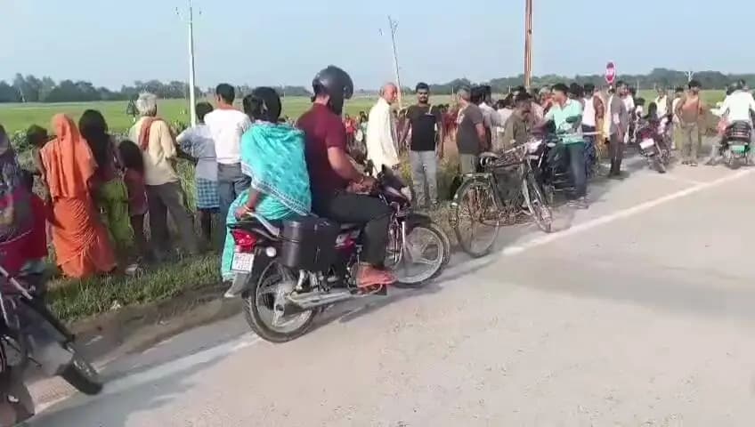 पुपरी: एनएच 527 सी पर केशोपुर पूरा के निकट चार चक्का वाहन और बाइक की टक्कर, तीन व्यक्ति जख्मी