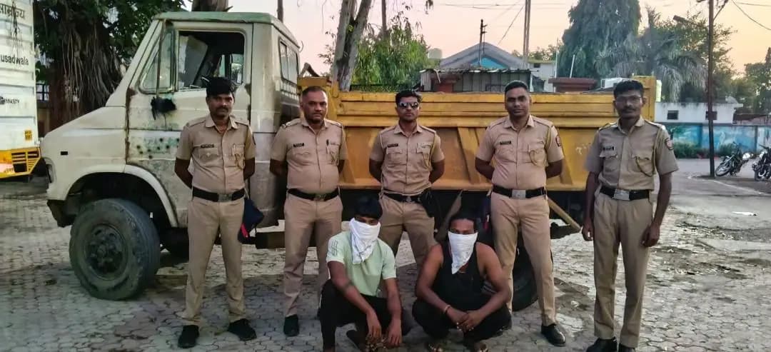 पुसद: पुसद येथे एसडीपीओ पथकाने अवैध वाळू वाहतुकीवर 361000 रुपयांची कारवाई