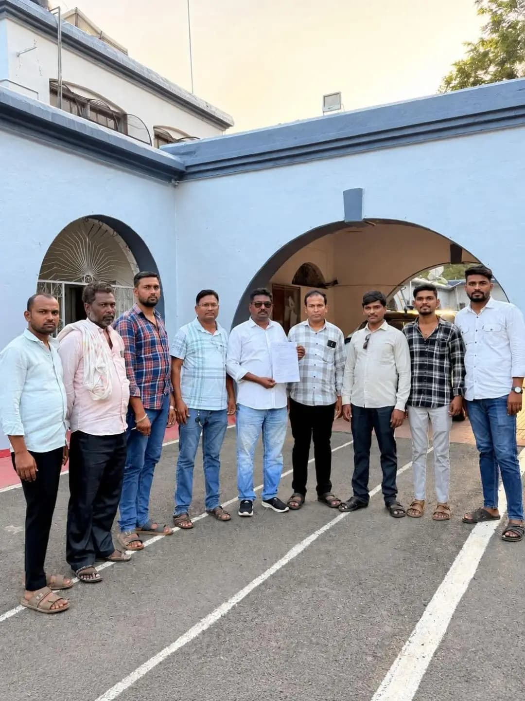 भंडारा: भंडाऱ्यात रेती घरपोच करणाऱ्या ट्रॅक्टरवर कारवाई बंद करण्याची मागणी