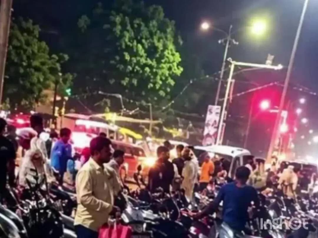 सिंदेवाही: चंद्रपुरातील बंगाली कॅम्प चौकात रात्र झाली की रस्ता होतो गायब, पण का?
