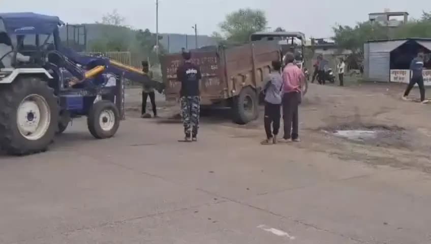 देवरी: नगर देवरी के आलमपुर थाला बायपास रोड पर परेशानी, प्रशासन दे ध्यान