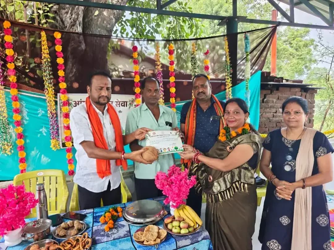 आंगन मिलन में सेवा, सम्मान और संस्कार का संगम
रायगढ़ के 487 आंगनबाड़ी केंद्रों में 2,908 गतिविधियां, 18,965 लोगों की सहभागिता
#SevaSankalpAbhiyan #SevaSankalp #raigarh #Anganwadi #AnganMilanSeva