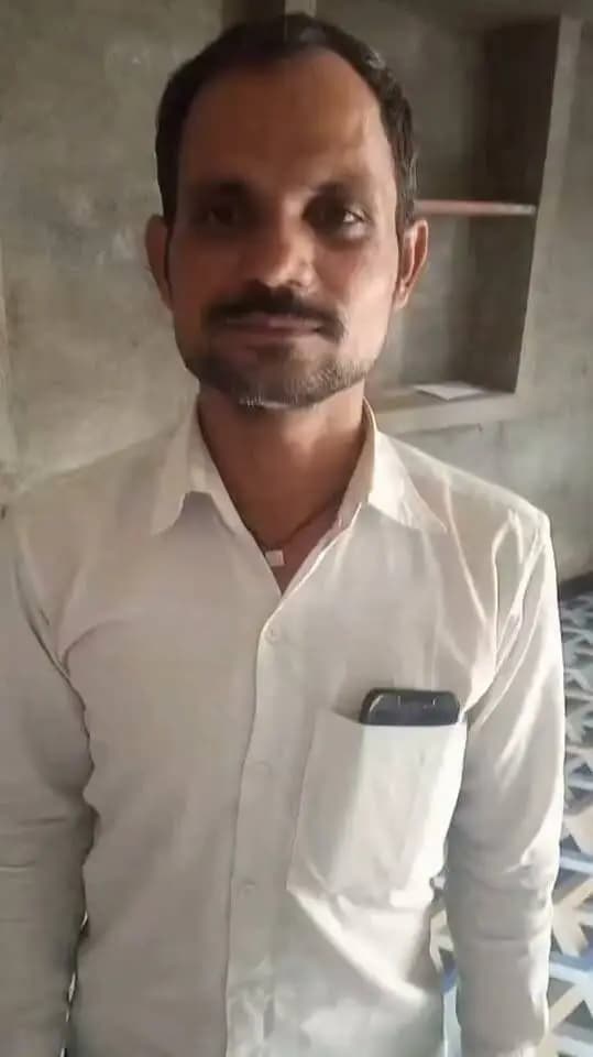 ग्राम स्याग जिला टीकमगढ़ निवासी श्री वीर सिंह यादव अपनी पुत्री सुहानी यादव का कैंसर का ईलाज प्रधानमंत्री आयुष्मान भारत योजना के तहत निःशुल्क करा रहे हैं। योजना का लाभ मिलने पर श्री वीर सिंह माननीय प्रधानमंत्री श्री नरेंद्र मोदी जी का आभार व्यक्त कर रहे हैं।
Jansampark Madhya Pradesh
#SevaSankalpAbhiyan
#सेवा_संकल्प_अभियान
#JansamparkMP
#Jansamparktikamgarh
#tikamgarh