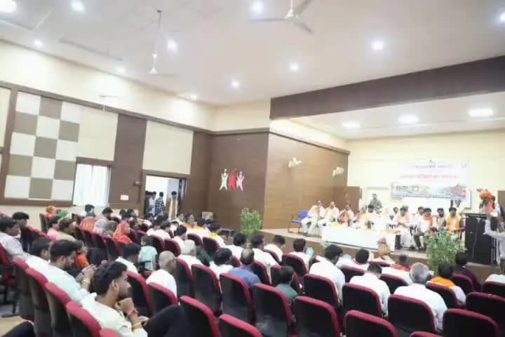 कालापीपल: संकल्प यात्रा का कालापीपल में भव्य स्वागत, स्वच्छता सैनिकों का सम्मान