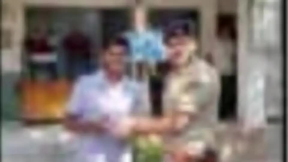 मटिहानी: मटिहानी पुलिस ने ऑपरेशन मुस्कान के तहत गुम या चोरी हुए एक मोबाइल को बरामद किया