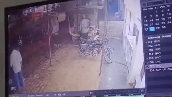 ललितपुर: मोहल्ला चौक बाग में बी फार्मा के छात्र की पत्थर और धारदार हथियार से हत्या, सीसीटीवी फुटेज आया सामने