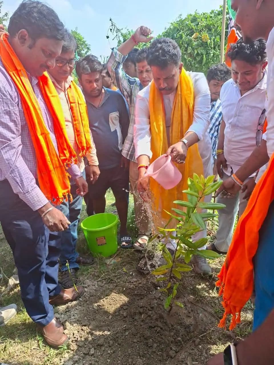 বাগনান ১: বাগনান বিধানসভায় বৃক্ষরোপণ ও ছাত্রদের কলম বিতরণ, সেবা সংকল্প অভিযান শুরু