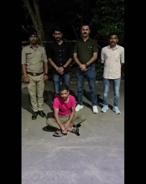 જેતપુર પાવી: છોટાઉદેપુર: મર્ડર કેસનો 14 મહિનાથી ફરાર આરોપી સુરતના કામરેજથી ઝડપાયો