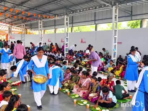 राजूरा: बाबापुर येथे हजारो गणेश भक्तांनी घेतला महाप्रसाद राजुरा येथील बोनगिरवार परिवाराला अन्नदानाचा मिळाला मान