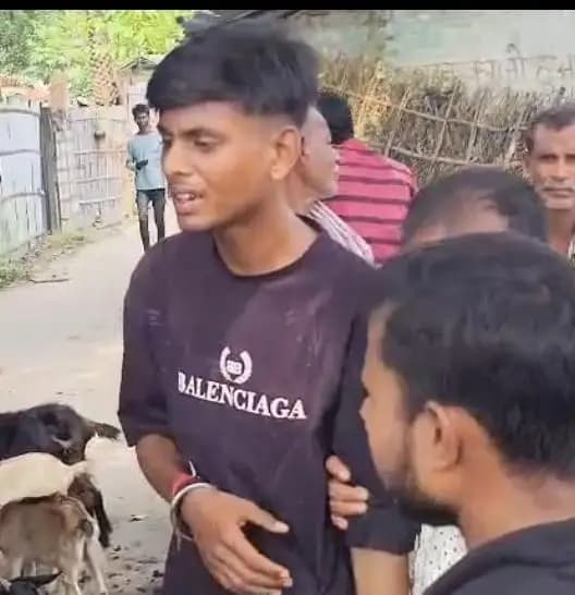 कोढ़ा: रौतारा पुलिस ने आर्म्स एक्ट के फरार अभियुक्त सोनू कुमार को गिरफ्तार किया
