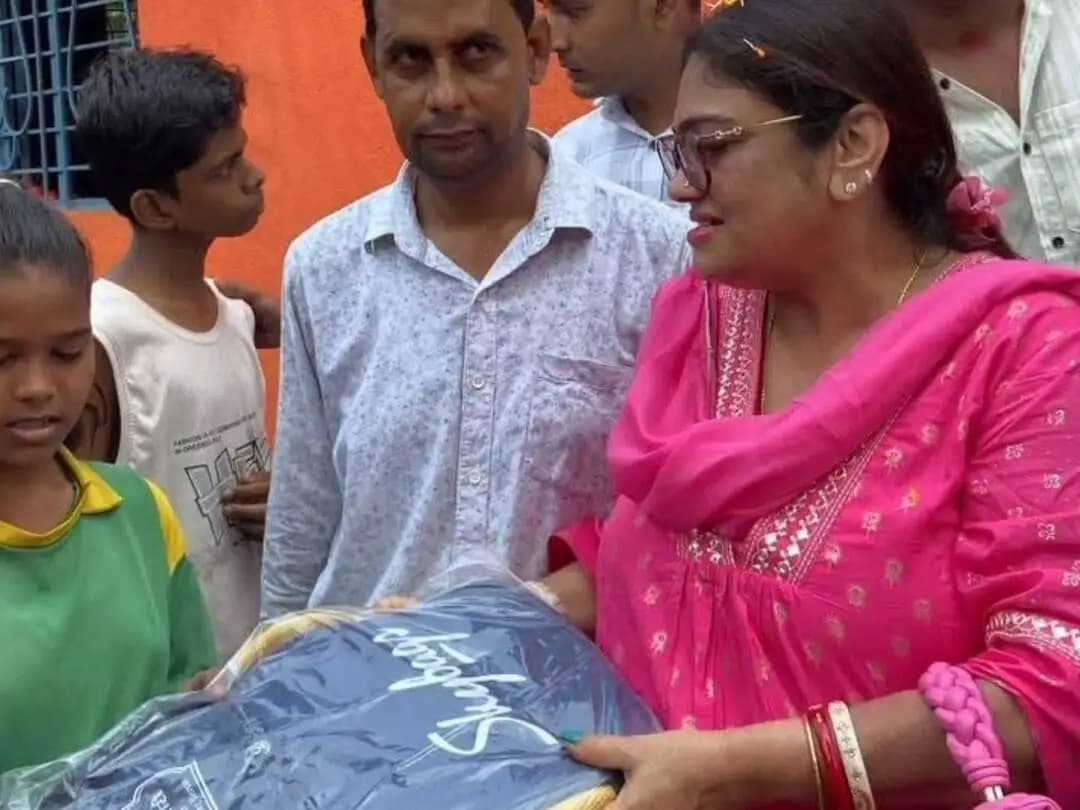 ফরিদপুর দুর্গাপুর: আসানসোলে অন্নপূর্ণা ভবন উদ্বোধন, ১৫০০ স্কুল ব্যাগ বিতরণ