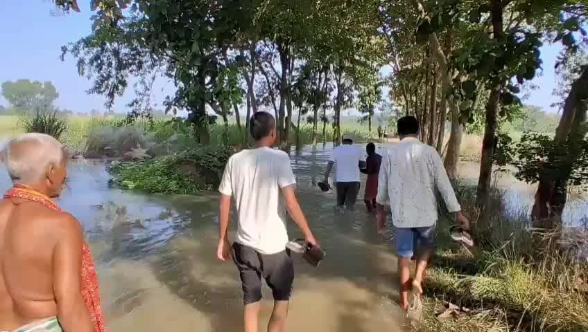लौरिया: सिकरहना के उफान से लौरिया में जलजमाव, अशोक स्तंभ व साहूजैन फील्ड डूबे
लौरिया