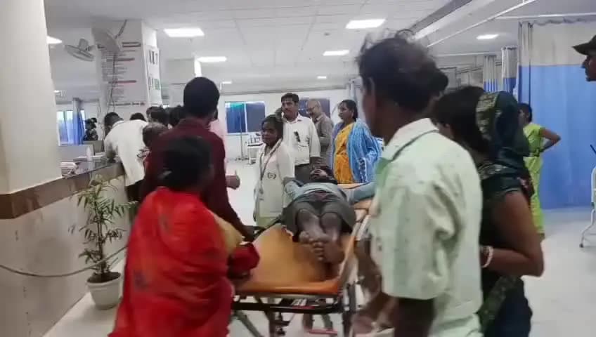 नौतन: गोपलापुर गांव के समीप ट्रक की टक्कर से बाइक सवार की मौत, एक घायल