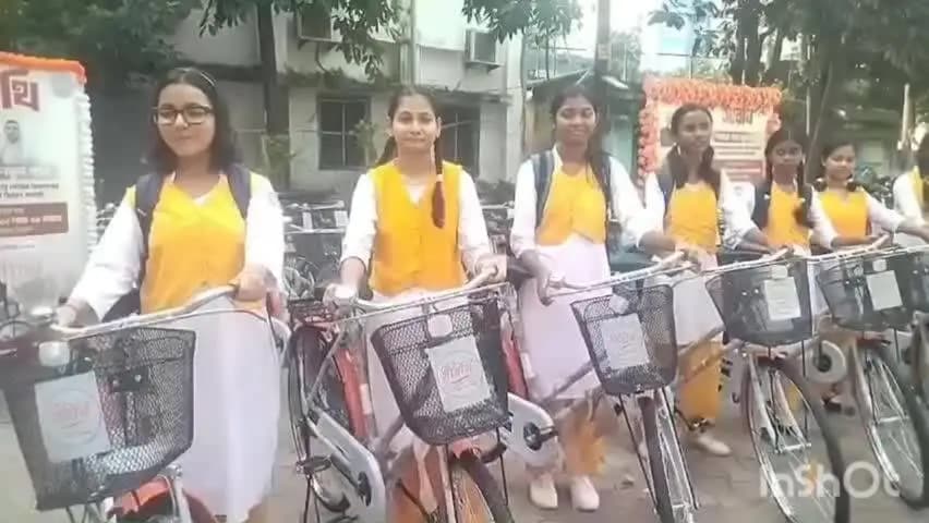 পুরুলিয়া ১: ‘সবুজ সাথী’ এখন ‘সারথী’: রাজ্যজুড়ে গেরুয়া-সাদা সাইকেল বিতরণ শুরু করলেন মুখ্যমন্ত্রী শুভেন্দু অধিকারী