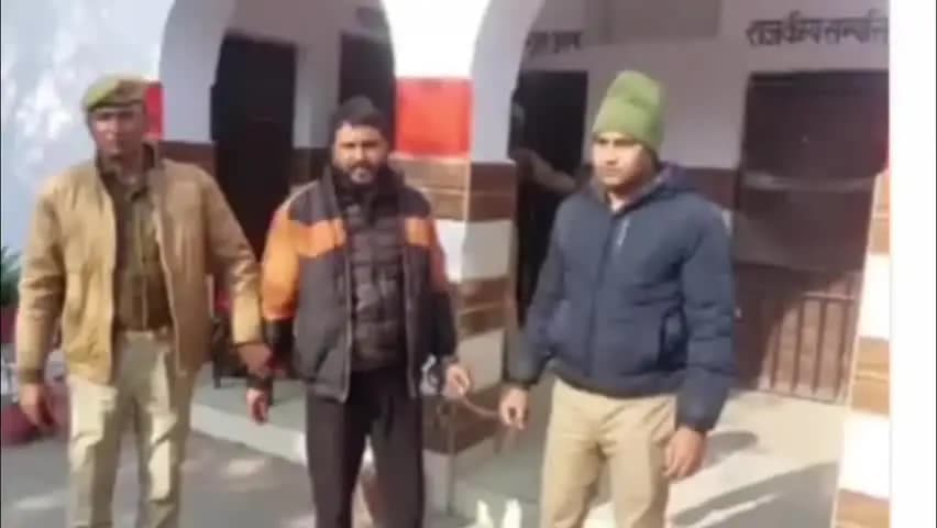 संभल: जामा मस्जिद हिंसा के मुख्य आरोपी मुला अफरोज पर सुप्रीम कोर्ट के आदेश के बाद चंद्रशेखर आजाद ने सरकार पर जमकर बरसे