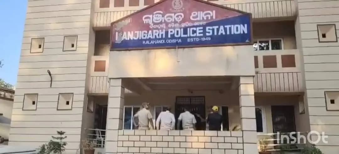 କଳାହାଣ୍ଡି: ଲାଞ୍ଜିଗଡରେ ପ୍ରଥମ ଥର ନକଲି 500 ଟଙ୍କିଆ ନୋଟ ଜବତ, ପେଟ୍ରୋଲ ପମ୍ପରେ ଠକେଇ