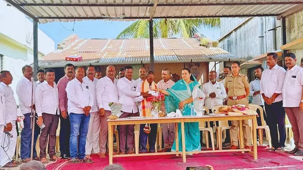 तासगाव: मोराळे तासगाव: कोल्हा हल्ल्यात डोळे गमावलेल्या विठ्ठलांना 7.5 लाखांची भरपाई
