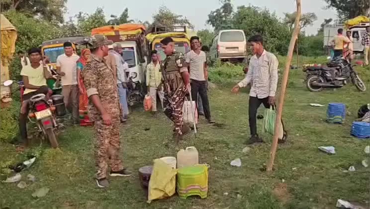 रमकंडा: रमकंडा बाजार में महुआ शराब के खिलाफ पुलिस का अभियान, थाना प्रभारी ने दी अंतिम चेतावनी