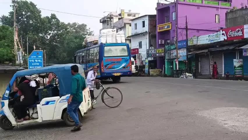 ବୌଦ୍ଧ ସଦର: ବୌଦ୍ଧରେ ନବ ନିର୍ମାଣ କୃଷକ ସଂଗଠନର 12 ଘଣ୍ଟିଆ ଓଡିଶା ବନ୍ଦ ପ୍ରଭାବ ଶୂନ୍ୟ