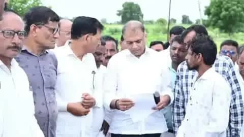 सेलू: दहेगाव-केळझर रस्त्यासाठी भाजप पदाधिकाऱ्याचा ‘राजीनामा बॉम्ब’! “गावाचा रस्ताच करू शकत नसू तर पदाचा काय उपयोग?”