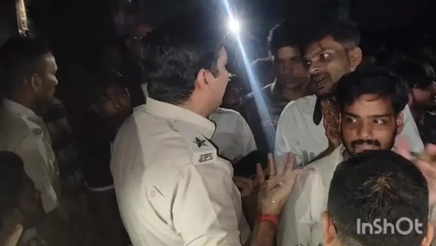 धनबाद/केंदुआडीह: धनबाद के धनसार में FCI ट्रक ने साइकिल सवार को कुचला, मौत के बाद लोगों ने सड़क जाम की