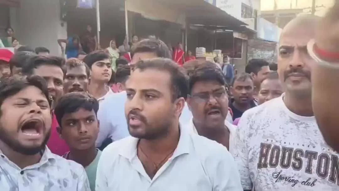 कान्हाचट्टी: राजपुर गांधी चौक पर चबूतरा निर्माण को लेकर विवाद, मारपीट और ₹20 हजार छीनने का आरोप