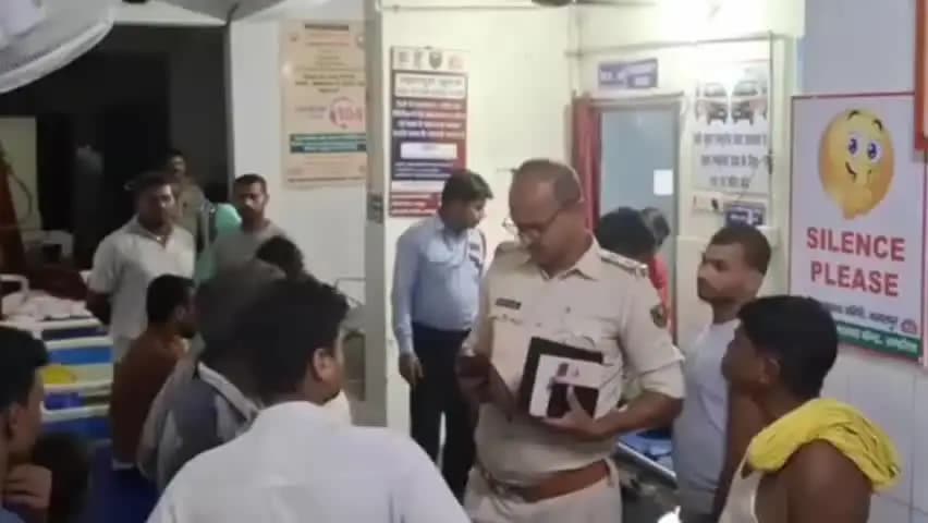 सनहौला: सन्हौला घोघा मुख्य मार्ग एस एच 84 बड़ी रामासी गाँव के पास मंगलवार की रात्रि एक अनियंत्रित वाइक के चपेट में आने से सड़क पर