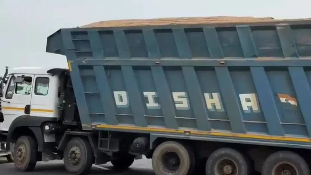 কুমারগ্রাম: সরকার বদলালেও বন্ধ হয়নি বালু-পাথরের ওভারলোডিং, কুমারগ্রামের জনমানসে উঠছে নানা প্রশ্ন