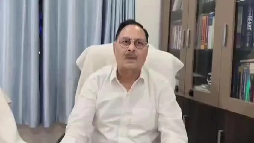 सुपौल: लाइफ लाइन हॉस्पिटल पर लगाए गए आरोपों पर डायरेक्टर घनश्याम सिंह ने की प्रेस कॉन्फ्रेंस, कहा- करेंगे कानूनी कार्रवाई