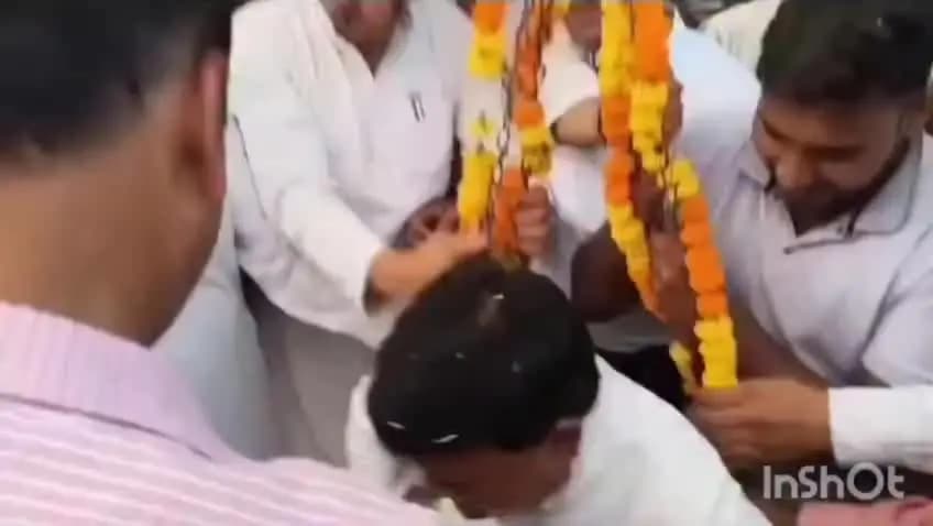 एटा: खंगरपुर गांव में पूर्व अध्यक्ष जिला पंचायत जोगेंद्र सिंह यादव का जोरदार स्वागत किया गया