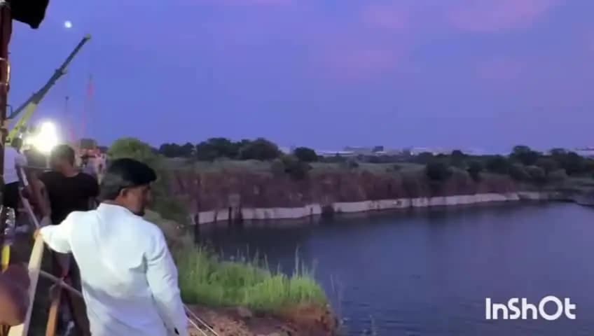लातूर: गणरायाच्या मूर्ती खदानीत फेकल्याचा आरोप;अभाविप आक्रमक,महापालिका प्रशासनाच्या कार्यपद्धतीवर प्रश्नचिन्ह; चौकशीची मागणी