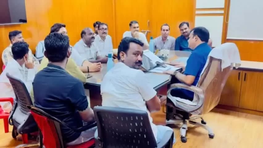 बूंदी: कांग्रेस पार्षदों ने आयुक्त से मुलाकात कर क्षेत्र और वार्डों की समस्याएं बताई