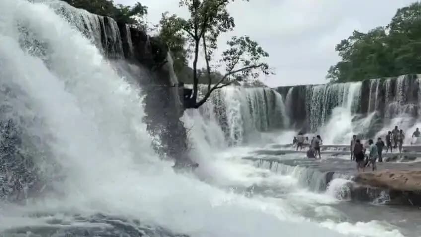 ନୂଆପଡା: ସୁନାବେଡା ଚାଉଳଧୁଆ ଜଳପ୍ରପାତ ନେଇ ବନ ବିଭାଗର କଡା ନିର୍ଦ୍ଦେଶ