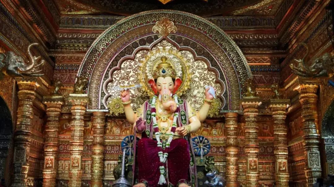 मुंबई उपनगर: लालबागच्या राजाच्या चरणी गणेशोत्सवात 6 कोटींपेक्षा जास्त रोख दान