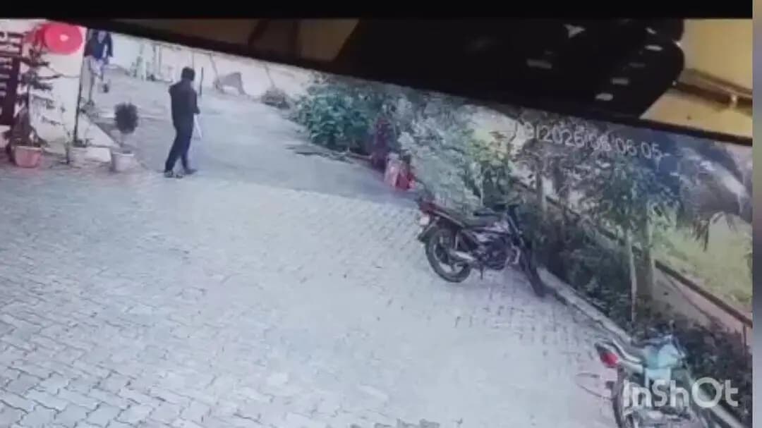 वाशिम: वाशिम ते मंगरूळपीर रोडवरिल गजानन पेट्रोल पंपावर चोरी, चोरटा CCTV कॅमेरात कैद