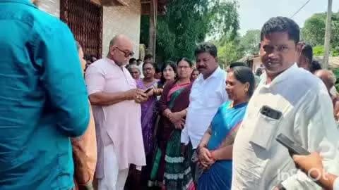 ନବରଙ୍ଗପୁର ପୋଲିସ ଷ୍ଟେସନ: କଣ୍ଟାଷରୁଗୁଡା ଗସ୍ତ କରି ସ୍ଥିତି ଅନୁଧ୍ୟାନ କଲେ ପୂର୍ବତନ ସାଂସଦ ଏବଂ ବିଧାୟକ