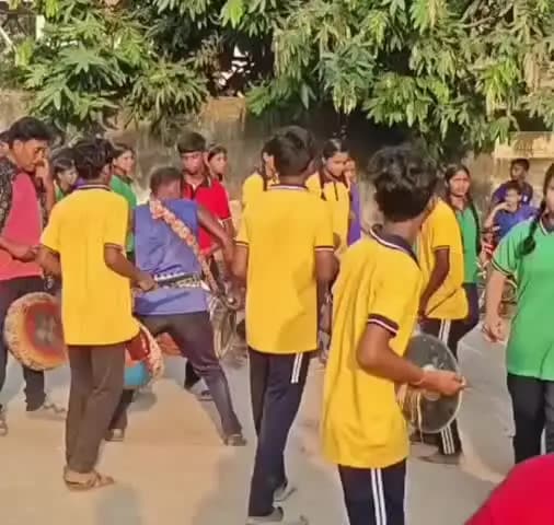 ସୋନପୁର: ରଙ୍ଗାରଙ୍ଗ ପରିବେଶ ମଧ୍ୟରେ ସୁବଳୟାରେ ଶିକ୍ଷକଙ୍କୁ ଅବସର କାଳୀନ ବିଦାୟ ସମ୍ବର୍ଦ୍ଧନା ଦେଲେ ଛାତ୍ରଛାତ୍ରୀ