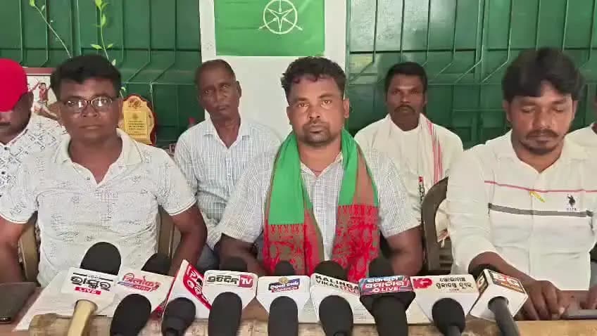 ରାଇରଙ୍ଗପୁୁର: UCC ବିରୋଧରେ ଅକ୍ଟୋବର ୧ରେ ବାରିପଦାରେ ଆଦିବାସୀଙ୍କ ବିଶାଳ ସଭାଯାତ୍ରା ହେବାନେଇ ଆଦିବାସୀ ପ୍ରତିନିଧିଦଳ ରାଇରଙ୍ଗପୁରରେ ଦେଲେ ସୂଚନା