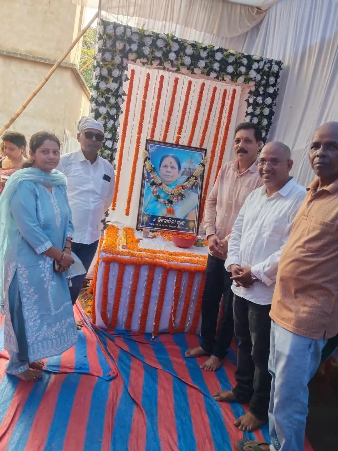 ହିନ୍ଦୋଳ: ଆଙ୍କୂର୍ଡା ଗାଁର ସ୍ୱର୍ଗତା ବିନୋଦିନୀ ଦାସଙ୍କ ଏକାଦଶାହରେ ଶ୍ରଦ୍ଧାଞ୍ଜଳି