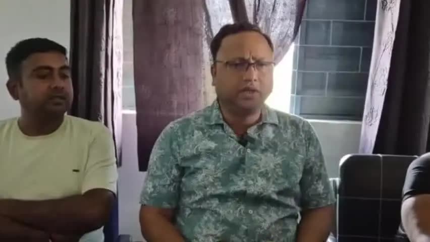 हज़ारीबाग: ग्रामीणों से वार्ता के बाद शहर से कचरा उठाव प्रारंभ, वैकल्पिक मार्ग की भी होगी व्यवस्था