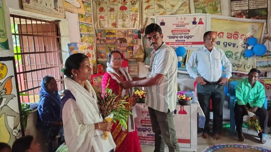 ହିନ୍ଦୋଳ: ବେଗା ଅଙ୍ଗନୱାଡ଼ି କେନ୍ଦ୍ରରେ କର୍ମୀଙ୍କୁ ସମ୍ବର୍ଦ୍ଧନା