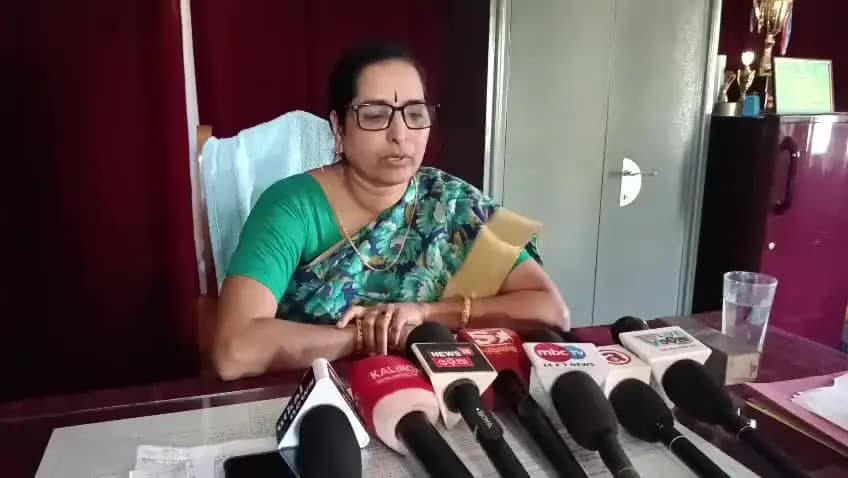 ନୟାଗଡ: ନୟାଗଡ ମହିଳା ମହାବିଦ୍ୟାଳୟ ଅଧକ୍ଷା ଙ୍କ ସାମ୍ବାଦିକ ସମ୍ମିଳନୀ