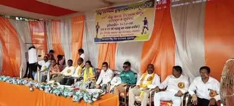 ନୂଆପଡା: କୋମନା ସ୍ଥିତ ଜିତାମିତ୍ର ହାଇସ୍କୁଲ ପଡିଆ ଠାରେ ୧୩ ତମ ଜିଲ୍ଲା ସ୍ତରୀୟ ଦୌଡ଼କୁଦ ଫୁଟବଲ୍ ପ୍ରତିଯୋଗିତା ଉଦଯାପିତ