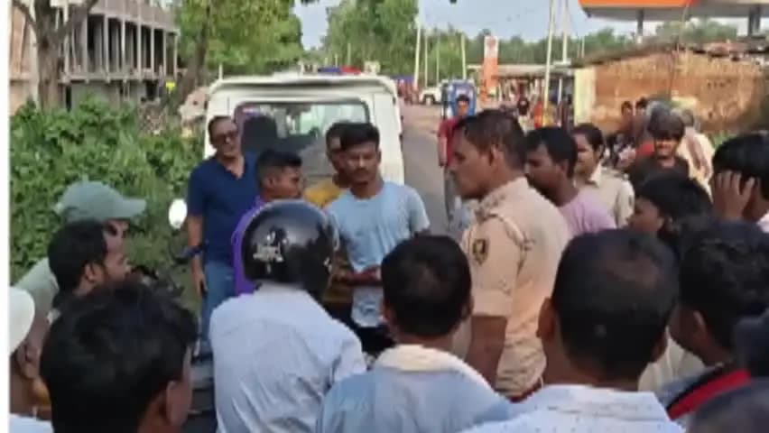 कहलगांव: कमालपुर में बिजली विभाग की कार्रवाई के दौरान परिजनों और ग्रामीणों ने किया हंगामा