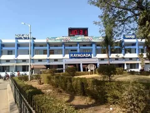 ବିଷମକଟକ: ରାୟଗଡ଼ା ଡିଭିଜନରେ ଭୂସ୍ଖଳନ: ଅନେକ ଟ୍ରେନ ବାତିଲ, ଯାତ୍ରୀଙ୍କ ପାଇଁ ଜରୁରୀ ସୂଚନା