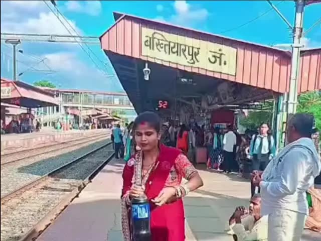 बख्तियारपुर: बख्तियारपुर स्टेशन पर Thums Up से नहाकर Reel बनाना पड़ा महंगा, महिला समेत 3 कंटेंट क्रिएटर चढ़े RPF के हत्थे