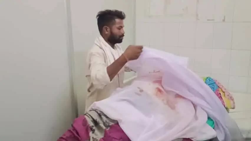 आबापुरा: झरनीया गांव में बेल को पानी पिलाने गए किशोर का शव कुएं में मिला, पुलिस ने शव को मोर्चरी में रखवाया