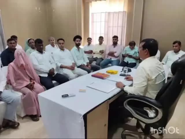 उच्चैन: उच्चैन में सफाई व्यवस्था को लेकर हुई बैठक, कर्मचारियों की समस्याओं के समाधान का दिया गया भरोसा
